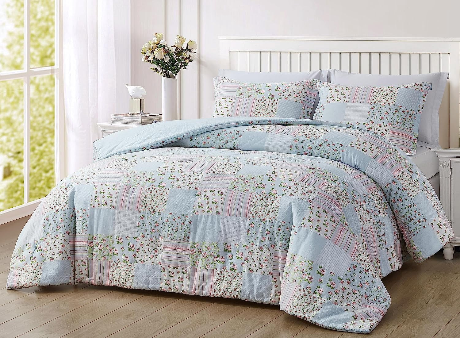 Chezmoi Collection Holly 3-Piece Washed Cotton Comforter Set Queen Size, Floral Bedding Set Blue White Pink Green Polka Dot Printed Patchwork Reversible Lightweight Comforter for All Season