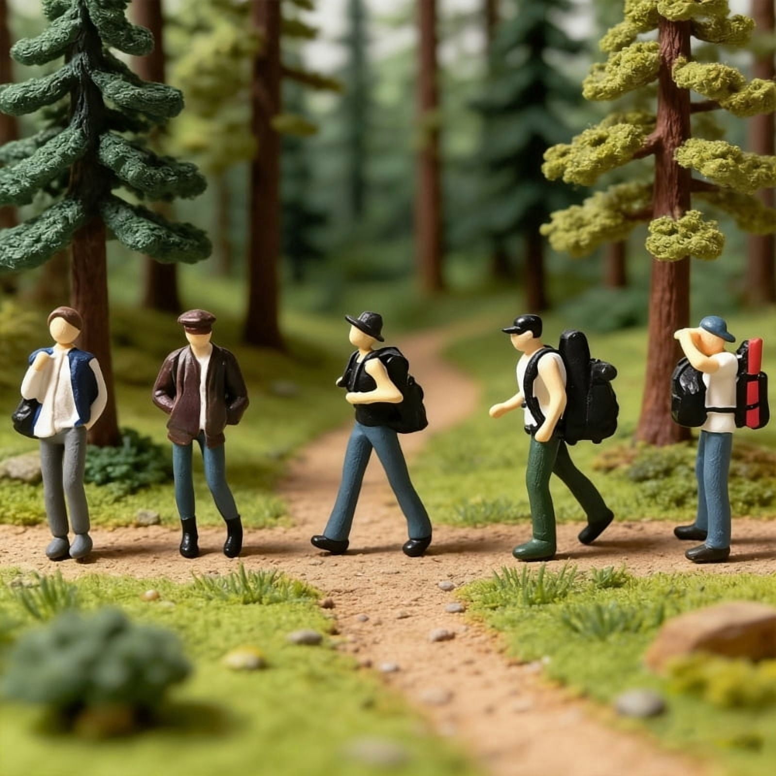 1:64 Scale Hand Painted Resin Collectible Figure Miniature Model Accessories Realistic Backpackers Figure Model Gift