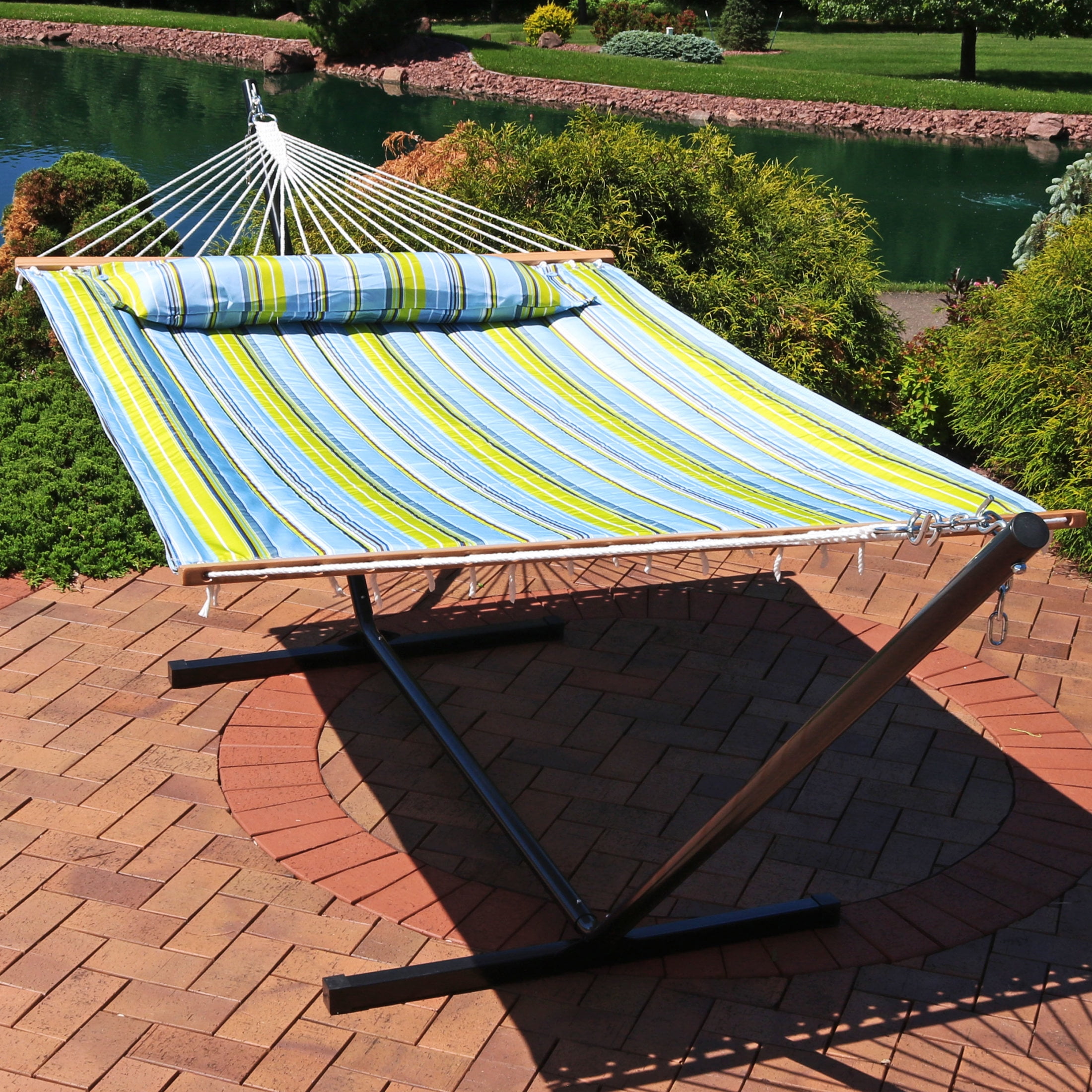 Sunnydaze 2-Person Quilted Polyester Spreader Bar Hammock with Stand, 350 lb Capacity - Blue/Green