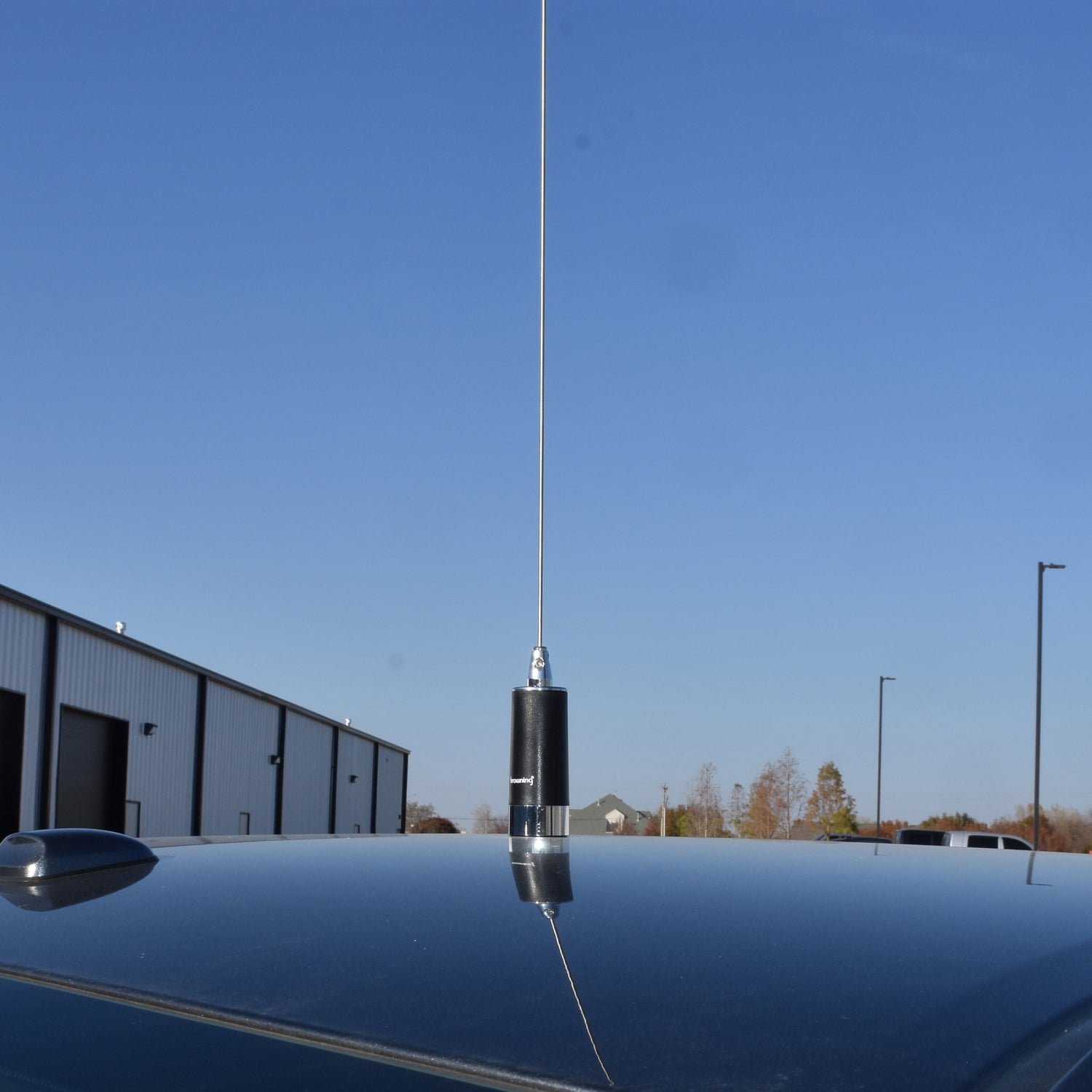 Browning 200-Watt Low-Band 26.5 MHz to 30 MHz Unity-Gain UHF Antenna with NMO Mounting (Silver Base), Silver Base