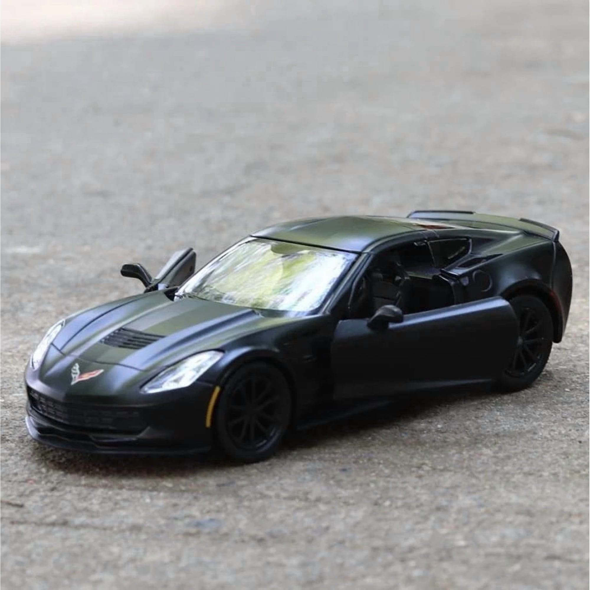 1/36 Chevrolet Corvette C7 Alloy Diecast Super Sport Car Model Toys Simulation Metal Vehicle Body With Pull Back Children s Toys