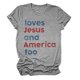 thumbnail image 1 of Camiseta patriótica para mujer del 4 de julio: estampado «Loves America Too», cuello redondo, top informal de verano - S-XXXL, 1 of 3