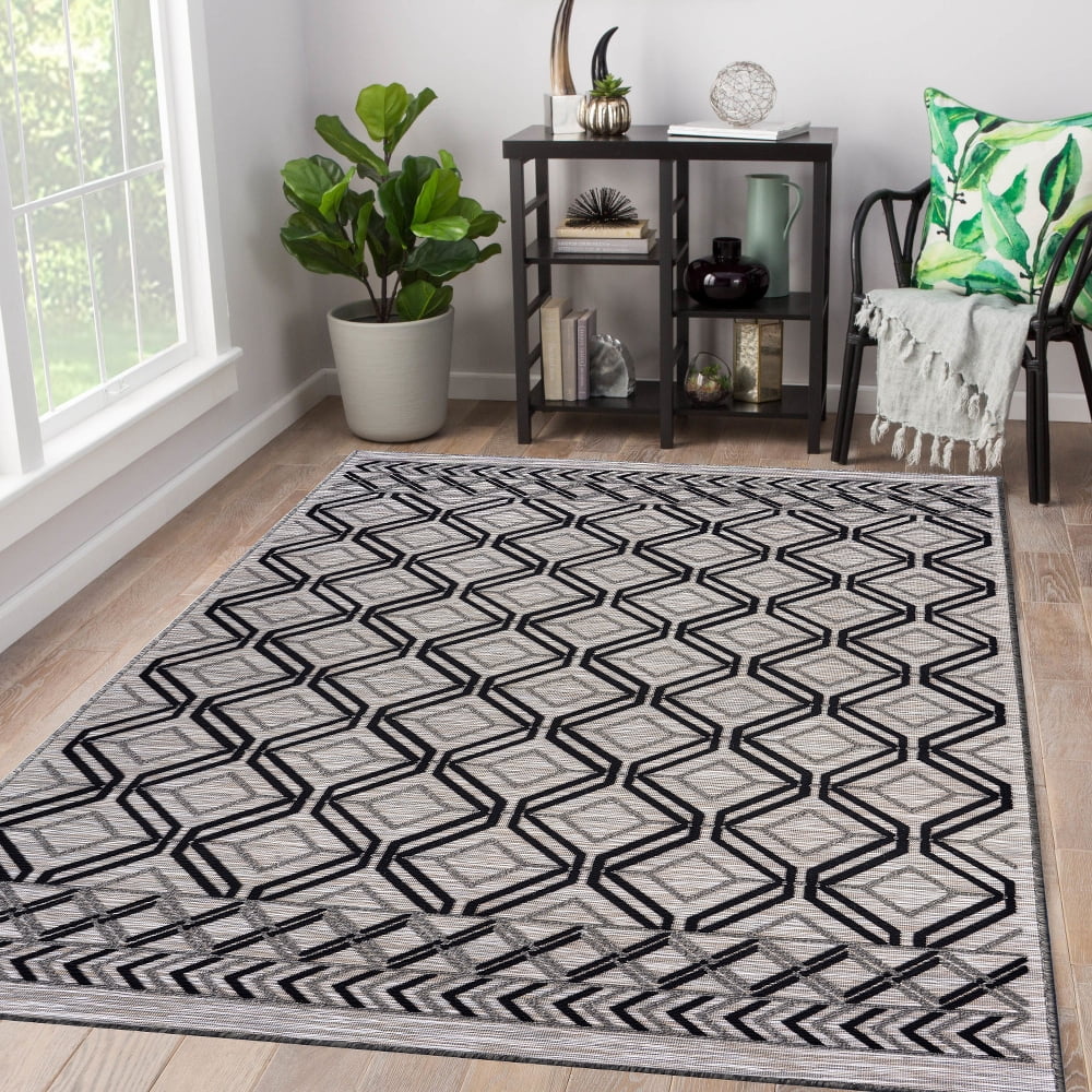 LR Home Graphic Trellis Geometric Daze Black / Off White 5 ft. x 7 ft