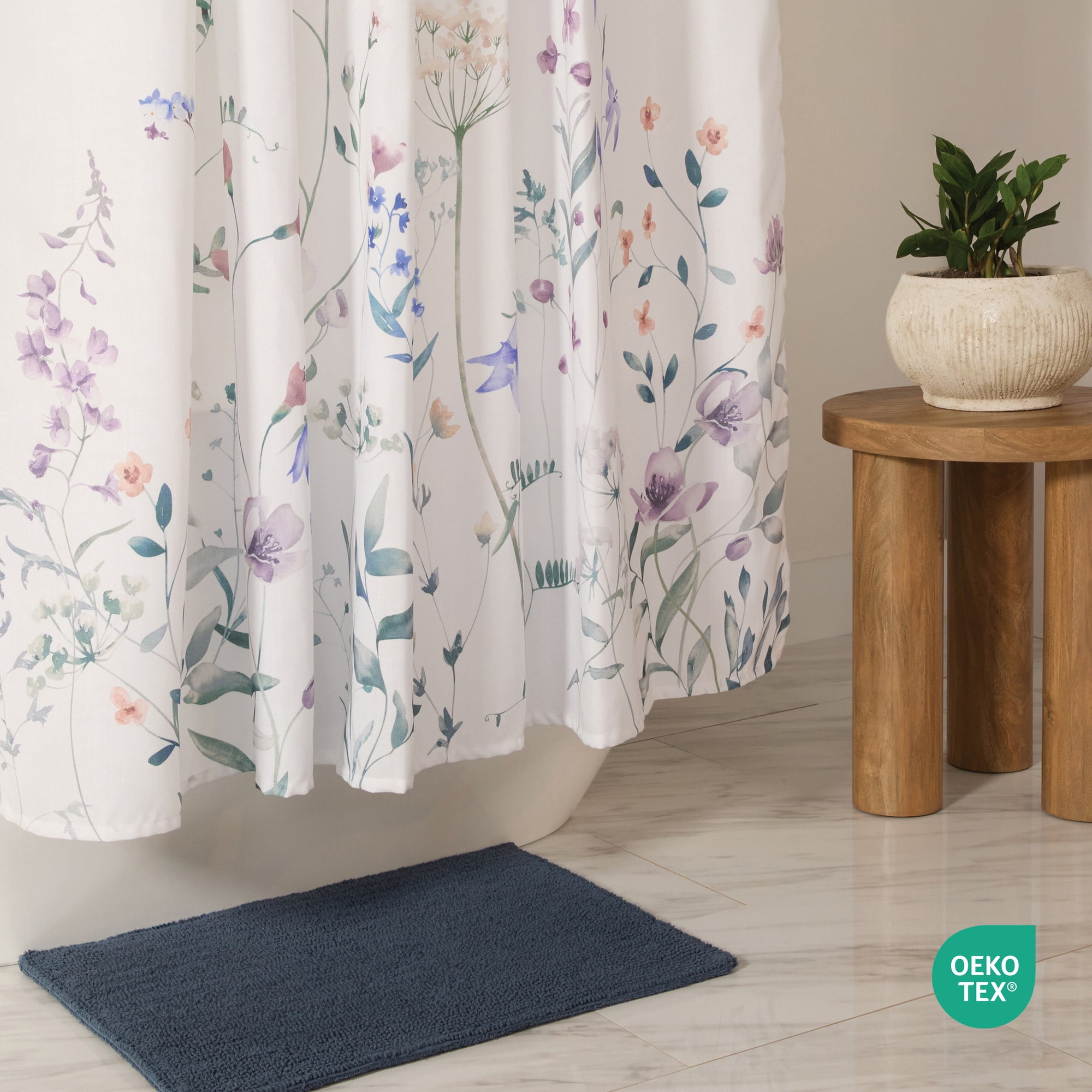 Shower Curtain in Floral Patterns