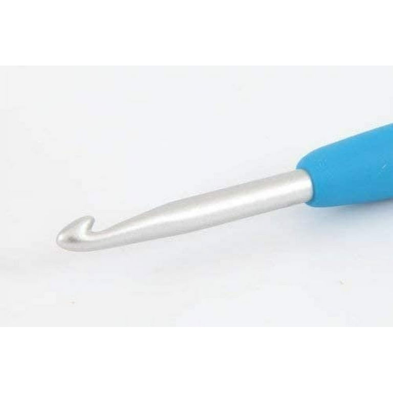 Clover Amour Crochet Hook, 5 in (13 cm), No.8 US (0.9 mm) – Kitterly, Inc