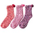 thumbnail image 1 of Calcetines lindos de la magdalena Pastel suave Calcetines de lana de coral Calcetines para dormir Regalos para amigos, 1 of 9