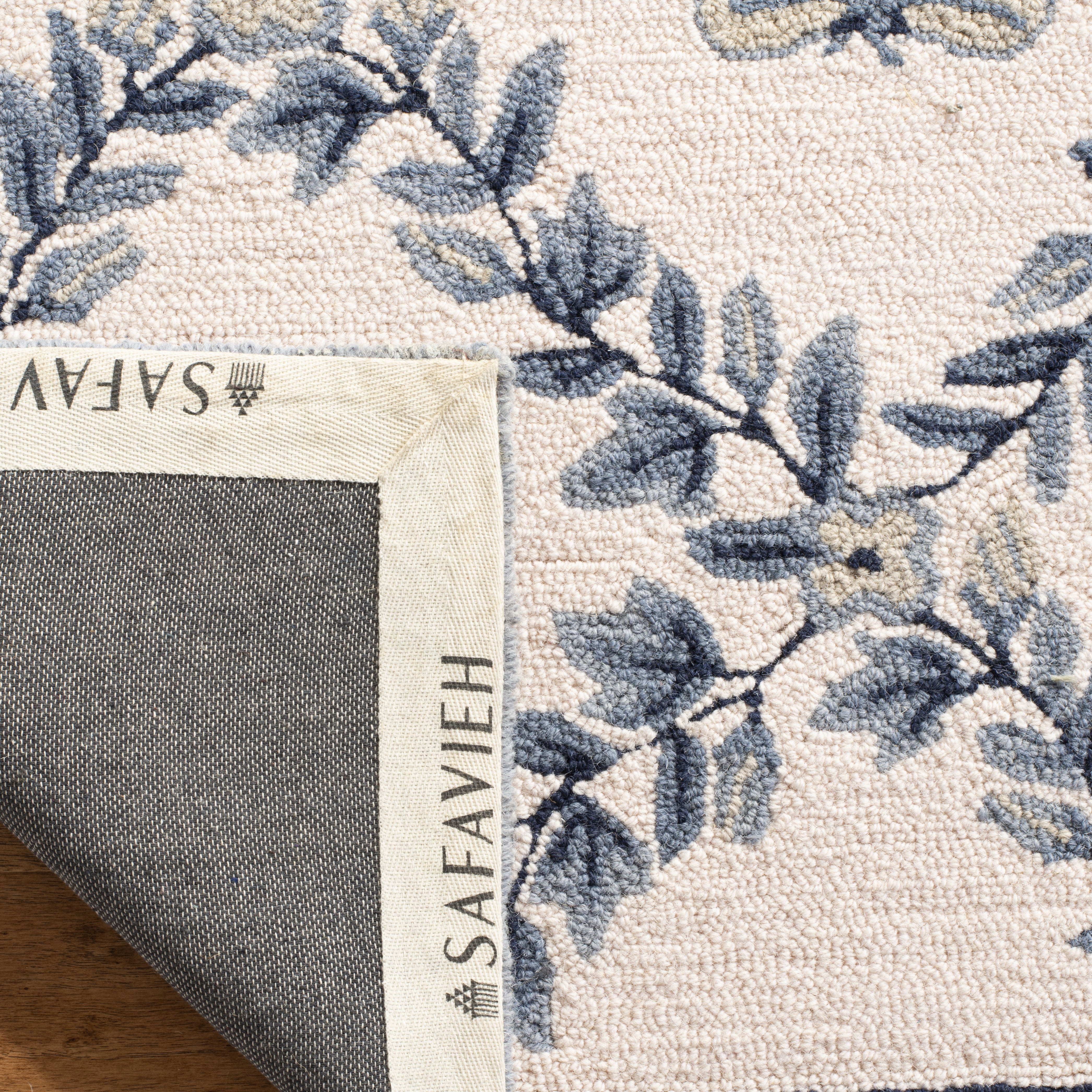 Safavieh Chelsea Lara Bordered Wool Area Rug, Ivory/Blue, 5'6" x 5'6" Round