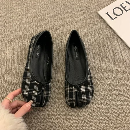 

W -bottomed beanie pig feet shoes women‘s shoes 2024 spring and autumn horseshoe toe thumb pig trotters boat shoes red ladle