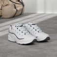 thumbnail image 2 of Zapatilla para caminar Romy para mujer Easy Spirit, blanca, talla 8 US, 2 of 8