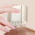thumbnail image 2 of Cepillo aplicador de aceite para el crecimiento del cabello con masajeador del cuero cabelludo, resistente al agua, recargable y con depósito de 5 ml., 2 of 5