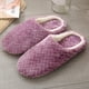 thumbnail image 2 of Zapatillas de invierno para mujer, zapatillas de casa, antideslizantes, con flores, para interiores, informales, cálidos, 2 of 3