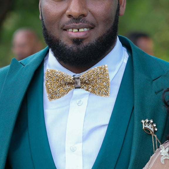 LOLIPPYY Trendy Golden Mens Sequin Bow Tie with Sparkle Rhinestone Design for Suits and Events