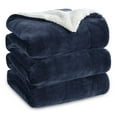 thumbnail image 1 of Manta Bedsure Sherpa de forro polar tamaño queen, 220 g/m², para invierno, 1 of 6