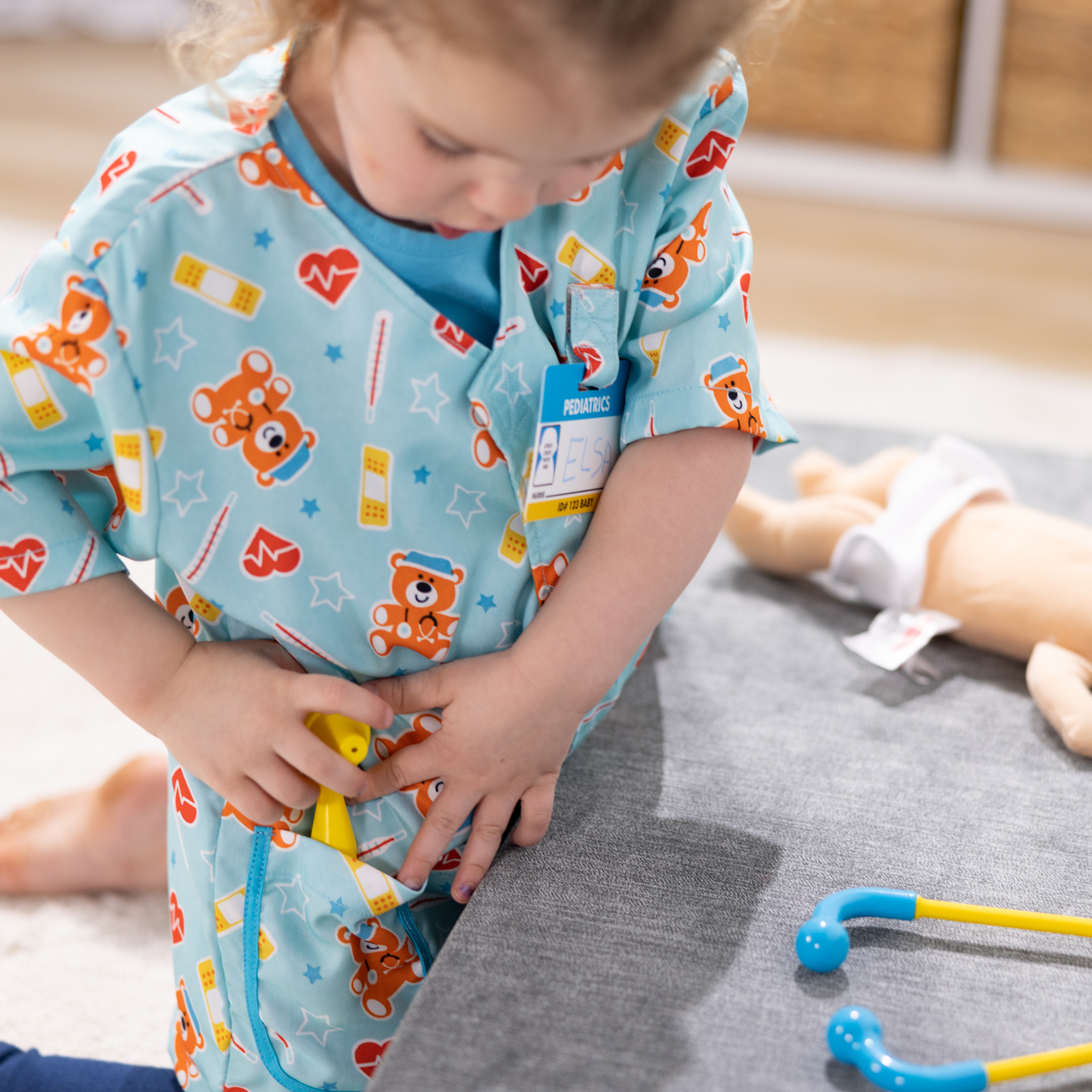 Melissa & Doug Pediatric Nurse Costume Role Play Set photo 6