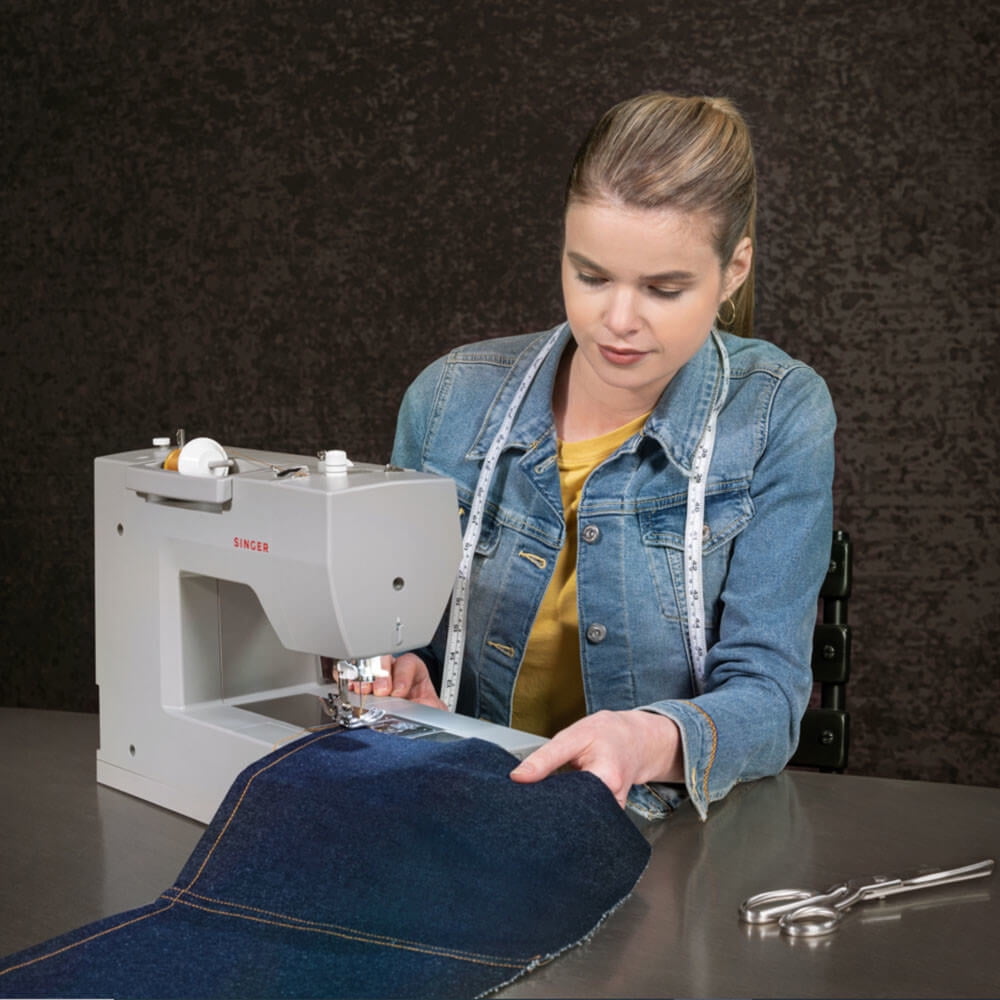 Singer HD6700EXTBUN Heavy Duty 6700C Sewing Machine with Extension Table