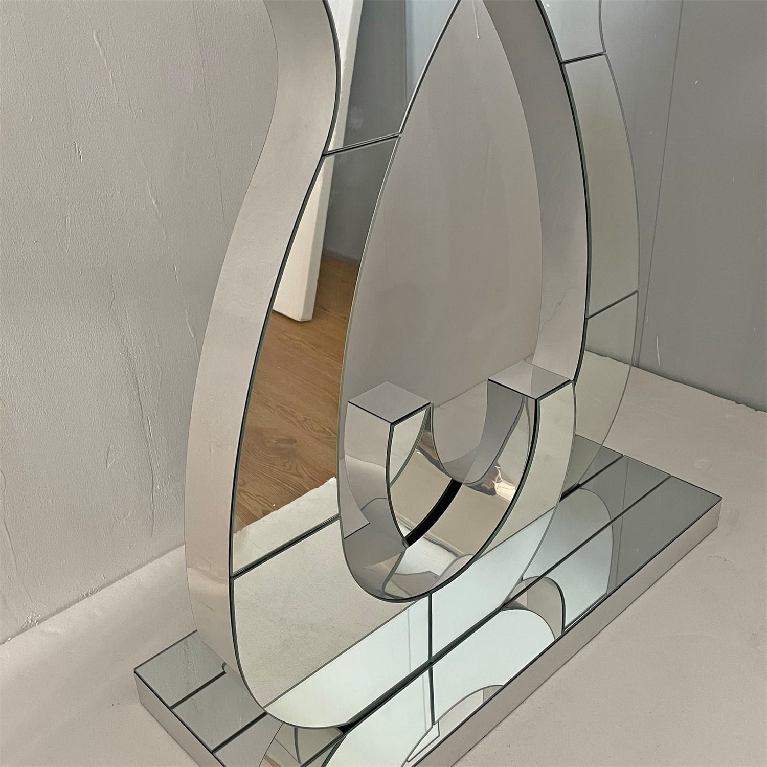 Hommoo Modern Mirror Side Table Glass Sofa Table with Mirror Effect and Double C-Shaped Base, Entrance Table Rectangular Decoration Hall Table for Living Room, Hallway, Silver