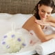 thumbnail image 4 of Esponja de baño Estropajo corporal suave y no disperso | Luffa exfoliante suave de dos tonos para pieles sensibles | Espuma densa y espumosa | Tamaño grande de 4.7 pulgadas con lazo para colgar, 4 of 6