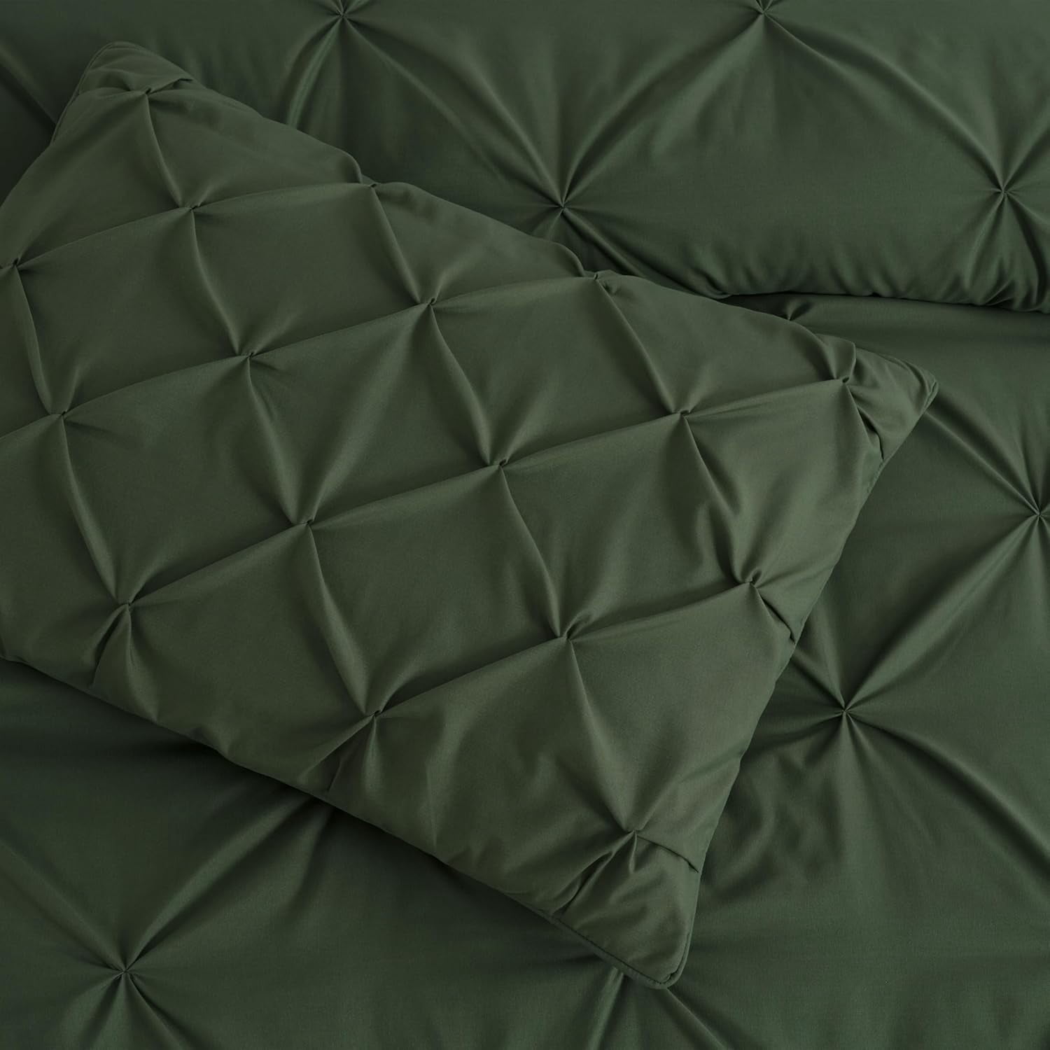 Chezmoi Collection Sydney 7-Piece Pinch Pleat Comforter Set, Lightweight Pintuck Bedding for All Season, Queen, Forest Green