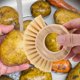 thumbnail image 2 of GOOHOCHY Cepillo para ollas con mango en forma de anillo Cepillo para sartenes Cepillo de limpieza 2 en 1 para frutas y verduras, 2 of 8