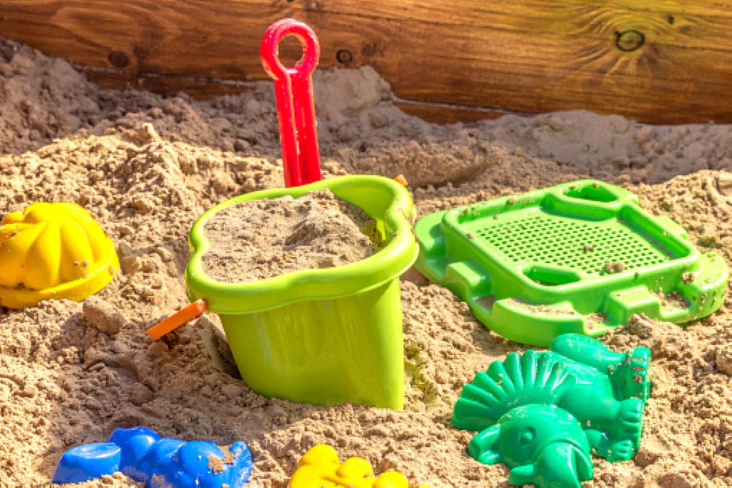 GardenTime Kid's and Recreational Play Sand, Children's Play Sand, 0.5 Cu. ft., Orange, Sandstone