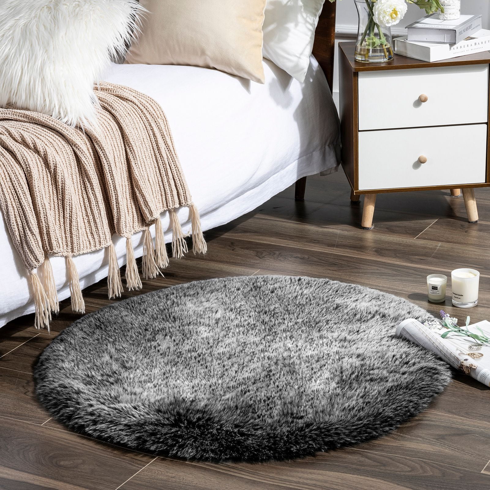Phantoscope Ultra Soft Faux Fox Fur Black, Indoor Area Rug, 3 x 3 ft, Round
