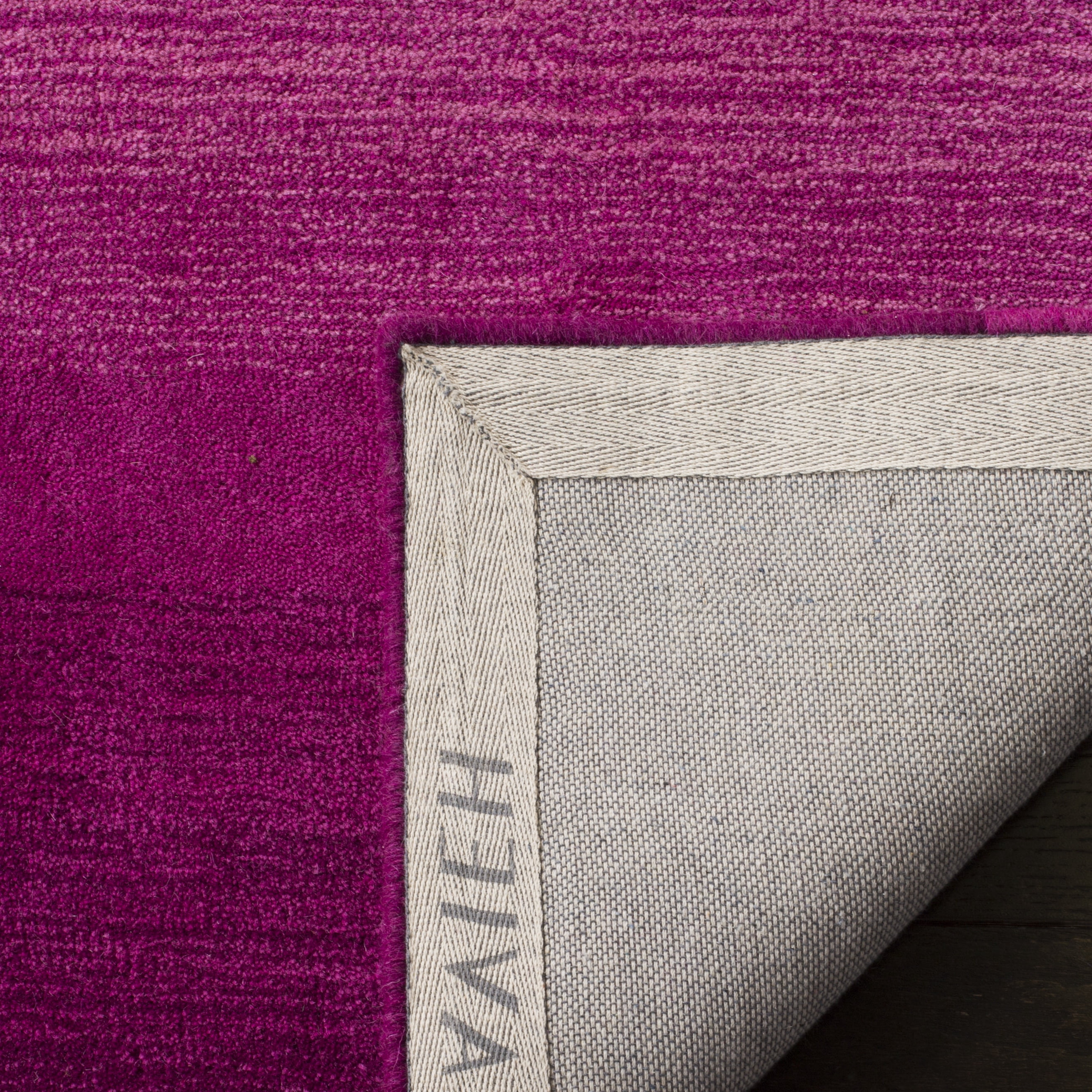 SAFAVIEH Soho Fiesta Geometric Area Rug, Pink, 3'6" x 5'6"