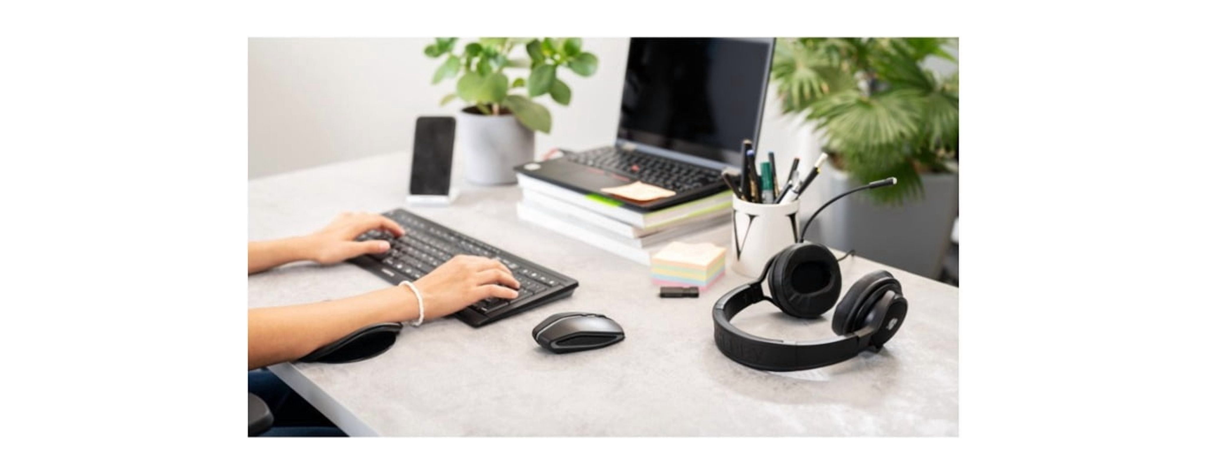 Cherry GENTIX BT Wireless Bluetooth Mouse, Multi-Device Function for up to 3 Devices, Switchable Resolution (1K/2K DPI), 7 Buttons and Scroll Wheel, Battery Operated (Black)