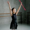thumbnail image 4 of unbranded Cuerda Corta Roja Para Entrenamiento Sensorial Y Ejercicio Corporal Completo, 4 of 8