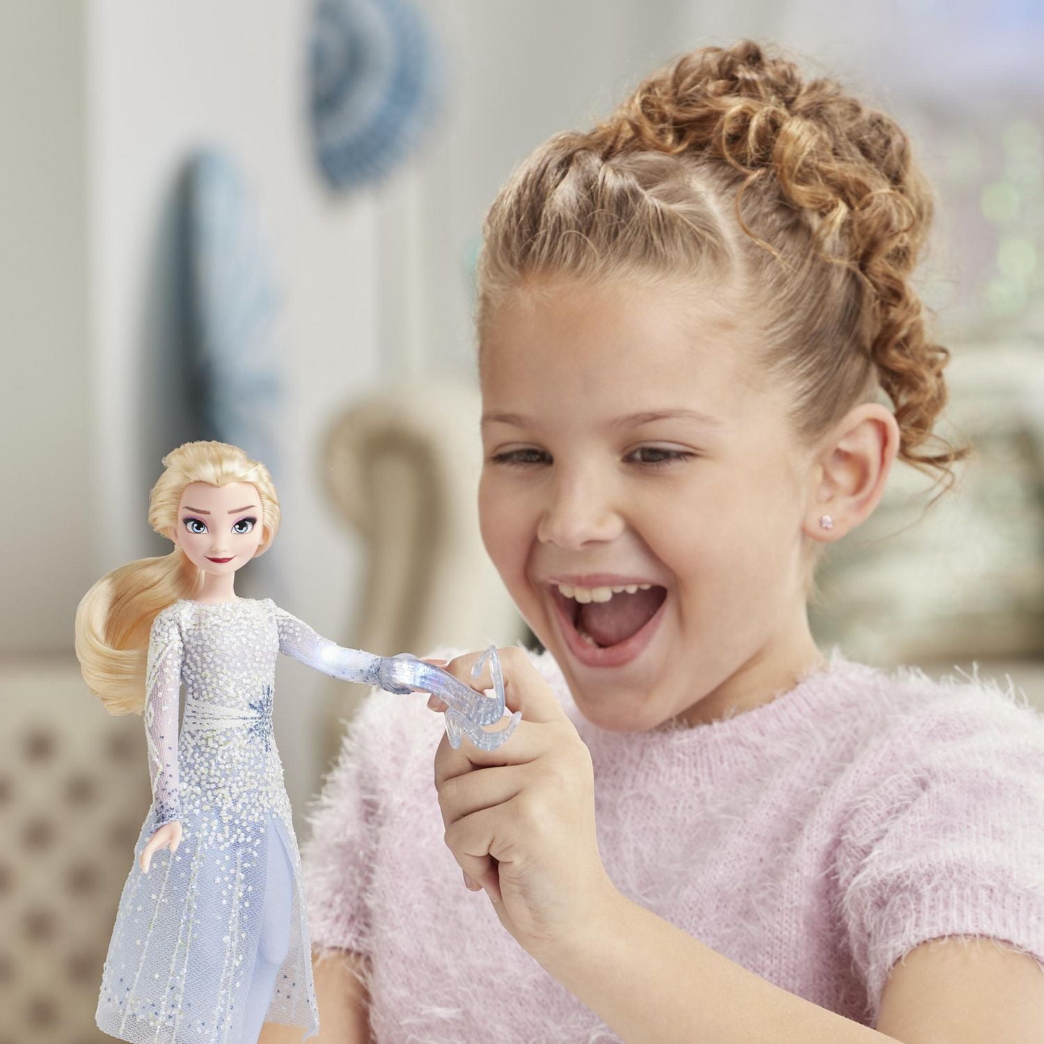 La Reine des neiges, poupée Elsa Découverte magique avec sons et lumières
