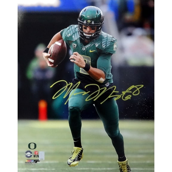 Marcus Mariota Autographed 16x20 Photo Oregon Ducks MM Holo 89226