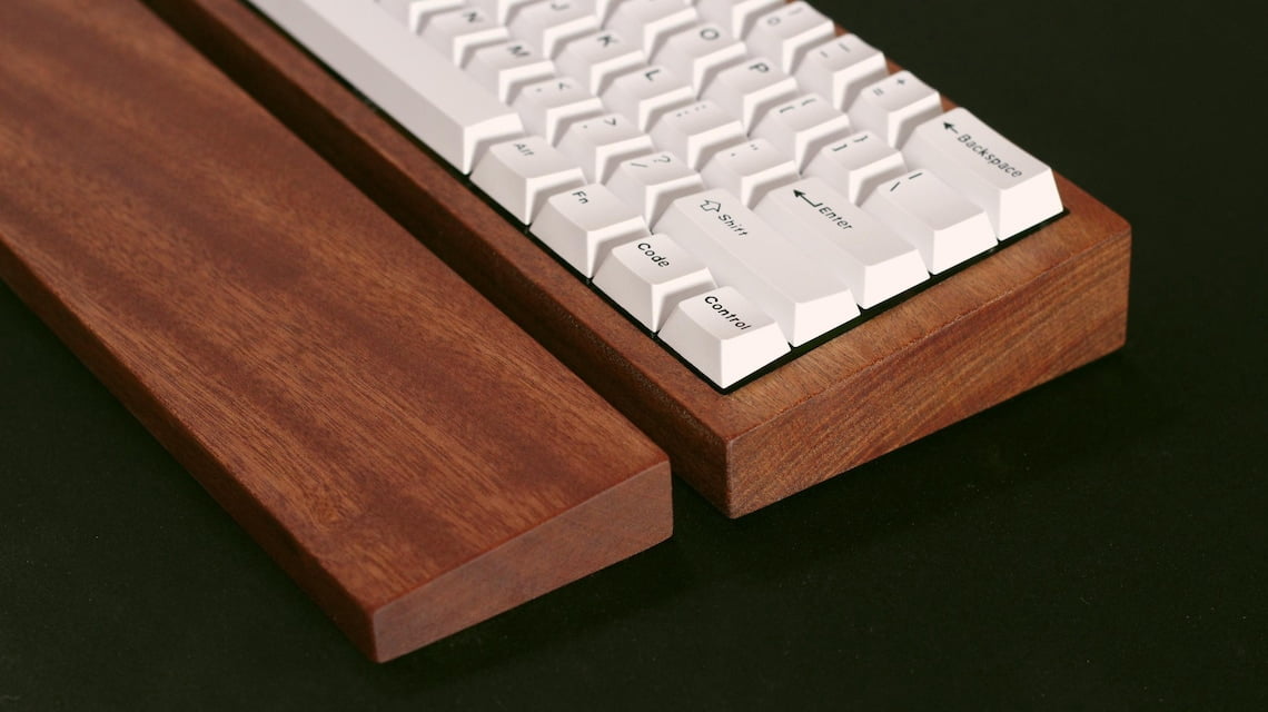 Prebuilt Mechanical Keyboard, Wooden Design with Customizable Keys, High-Quality Switches, for Gaming and Typing with Wrist Rest