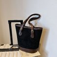 thumbnail image 3 of Bolso de diseño de nicho popular con contraste de color, nuevo bolso de mujer 2023, bolso de hombro de otoño/invierno, bolso de mano tipo cubo, 3 of 5
