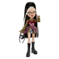 thumbnail image 4 of Muñeca de moda Bratz Stylin' Jade con camiseta personalizable, 4 of 9
