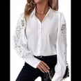 thumbnail image 1 of Blusas de Encaje con Botones y Solapas Huecas para Mujer, de Color Liso. L, 1 of 9
