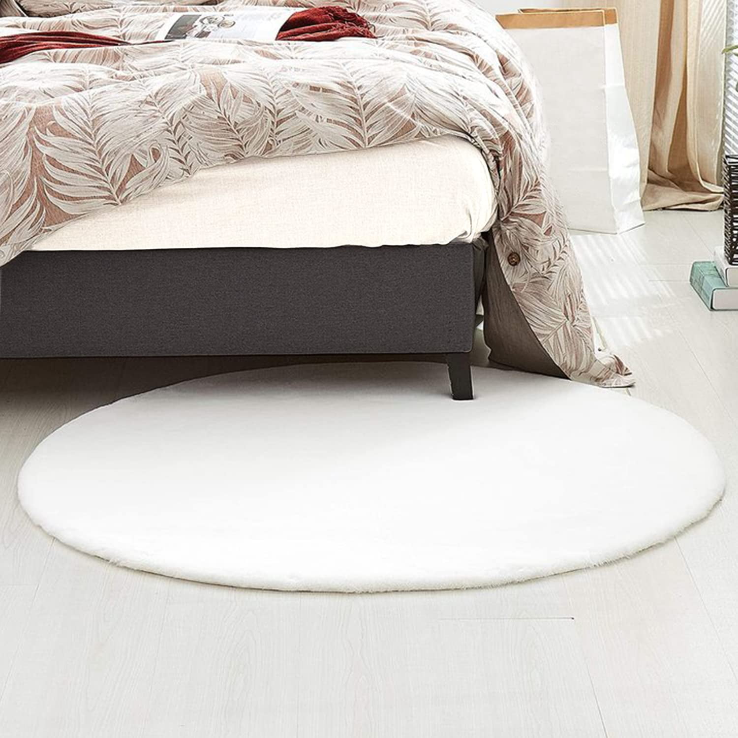Ghouse 6x6 Soft White Faux Fur Round Rug, Machine Washable Area Rugs