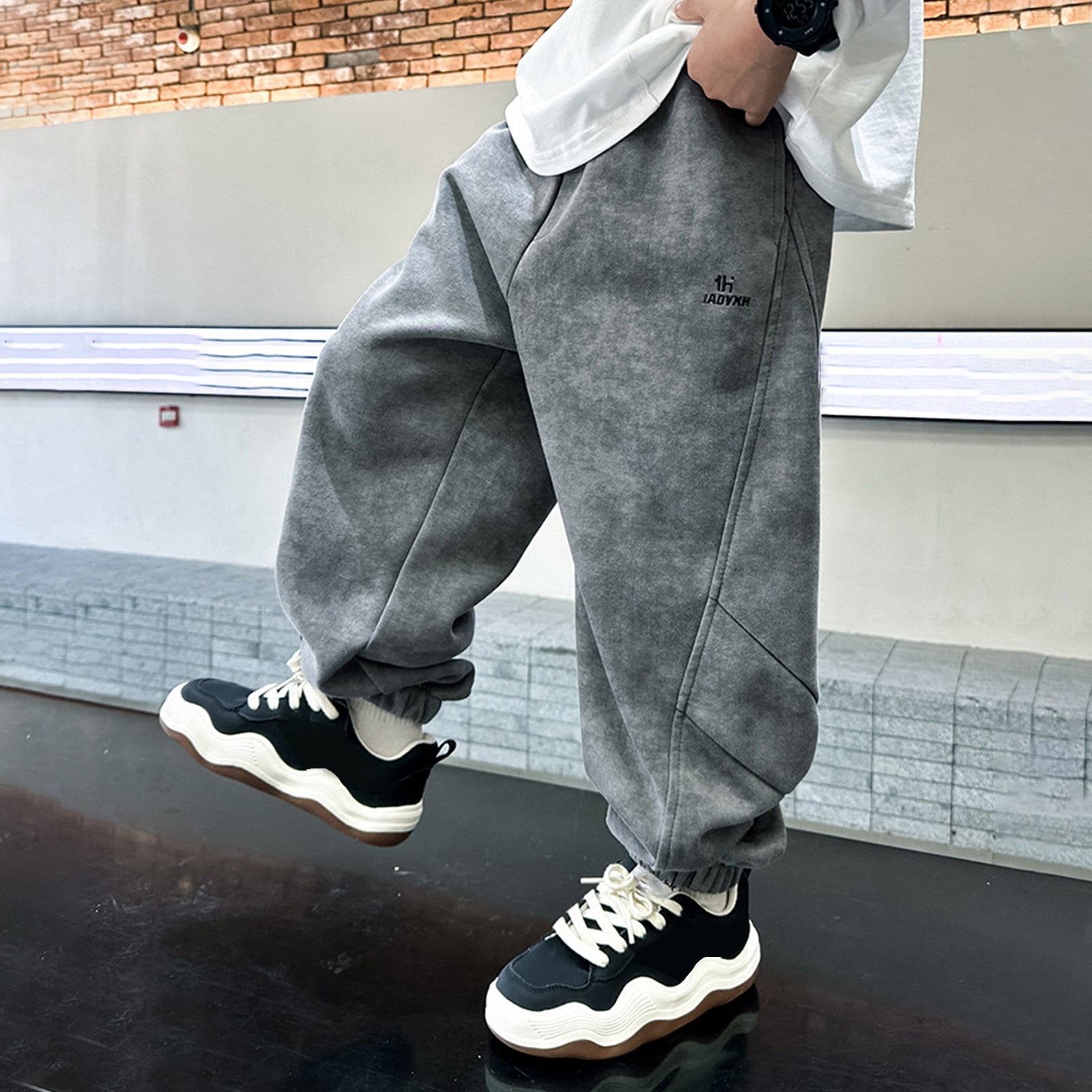 Fgnfyis Boys Winter Lined Thermal Joggers Soft Comfortable Athletic Sweatpants with Thick Warm Inner for Kids Outdoor Activities and Daily Wear Grey 14-15 Years