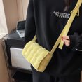 thumbnail image 4 of Bolso Bandolera Bolso de hombro casual para mujer Bolso de embrague de moda con almohada acolchada simple (Amarillo) Ndcxsfigh Para Estrenar, 4 of 5