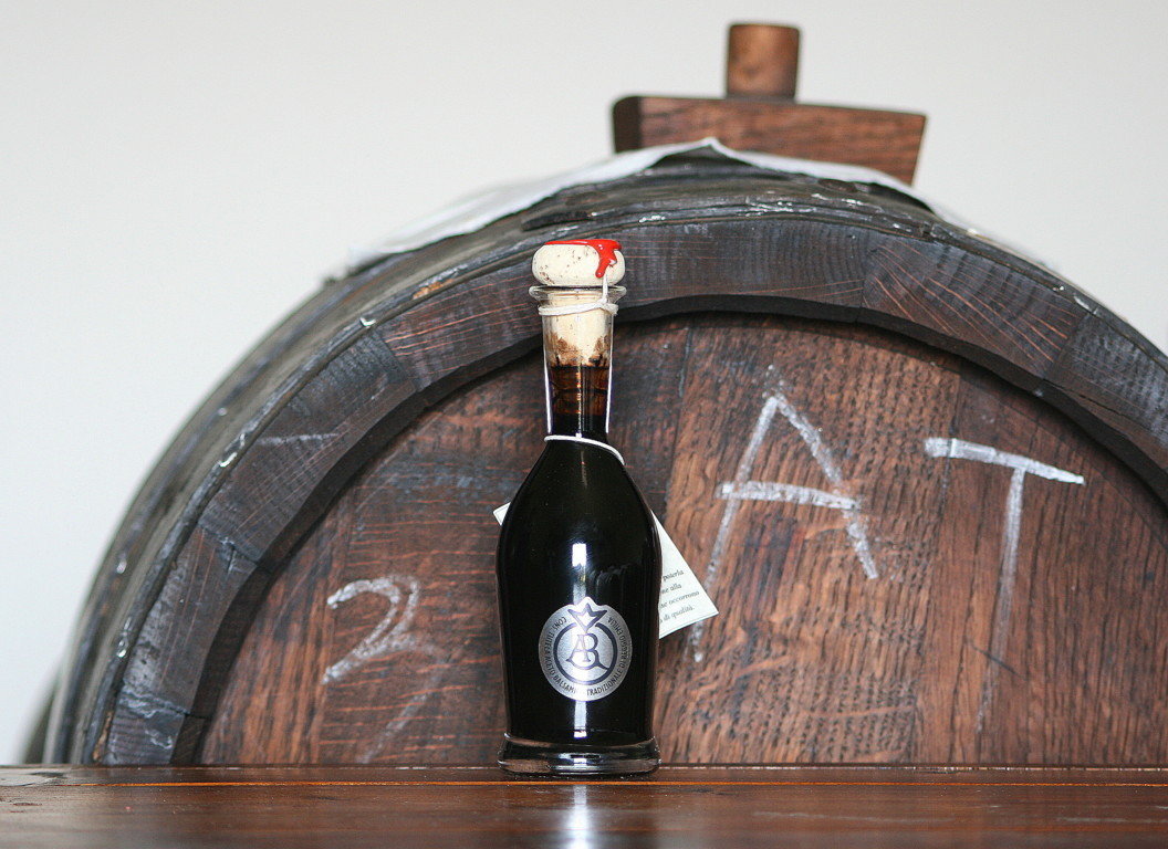 Reggio Emilia Traditional Aged up to 25 Years Balsamic Vinegar Silver Seal Italian Grape Must 3.38 fl oz (100 ml) 1 Count
