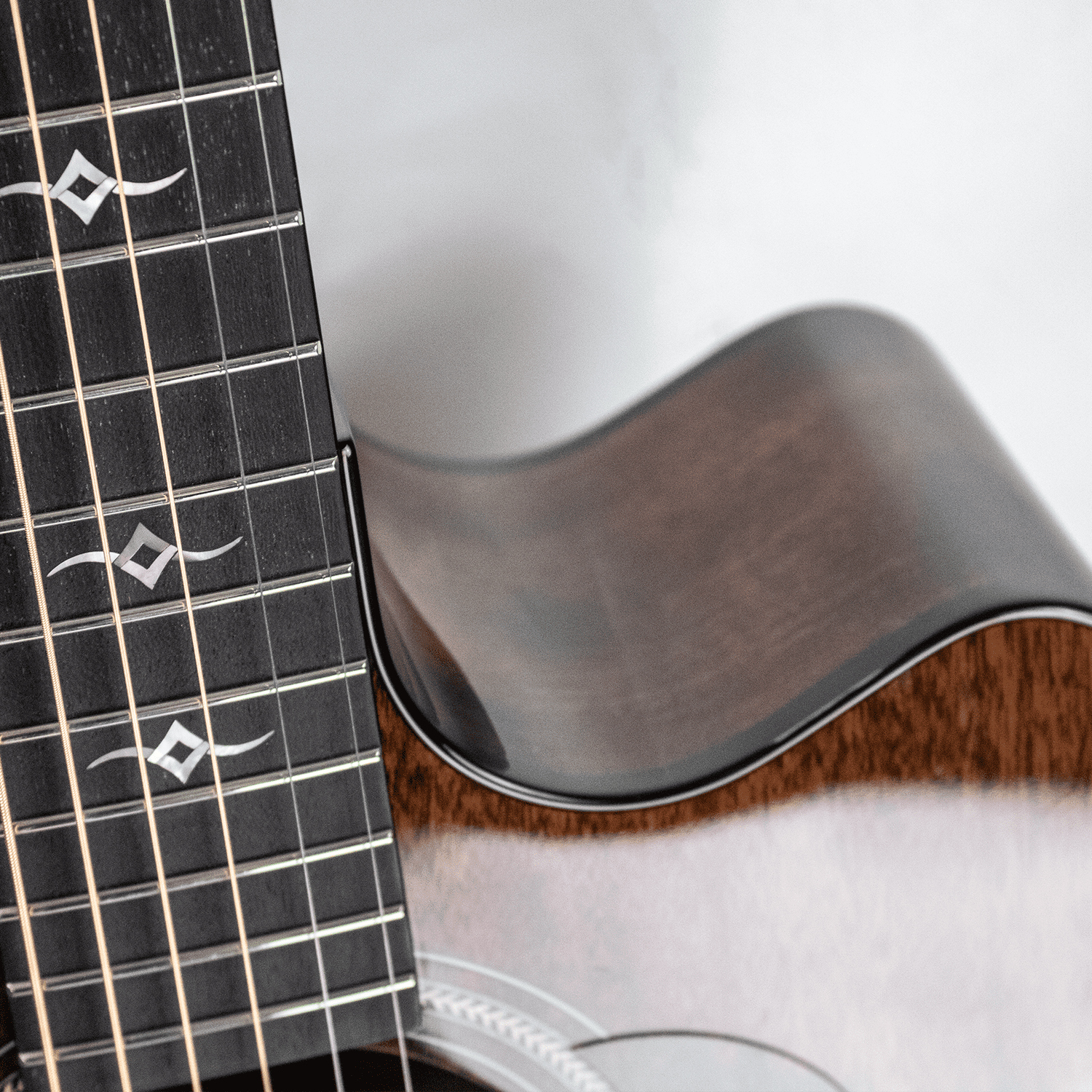 Sawtooth Mahogany Series Dreadnought Cutaway Acoustic Electric Guitar with Mahogany Back and Sides