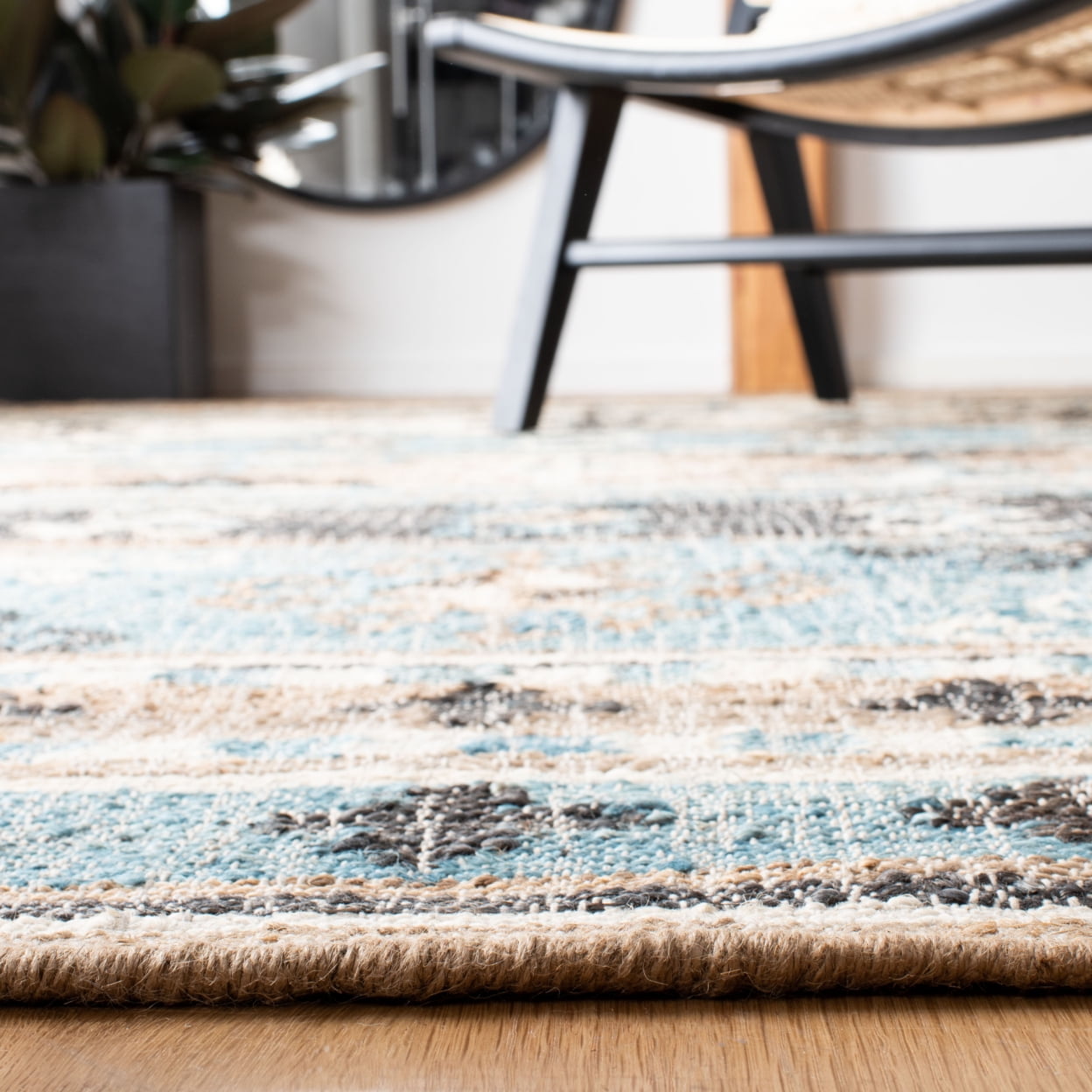 SAFAVIEH Kilim Elsie Tribal Area Rug, Blue/Ivory, 8' x 10'