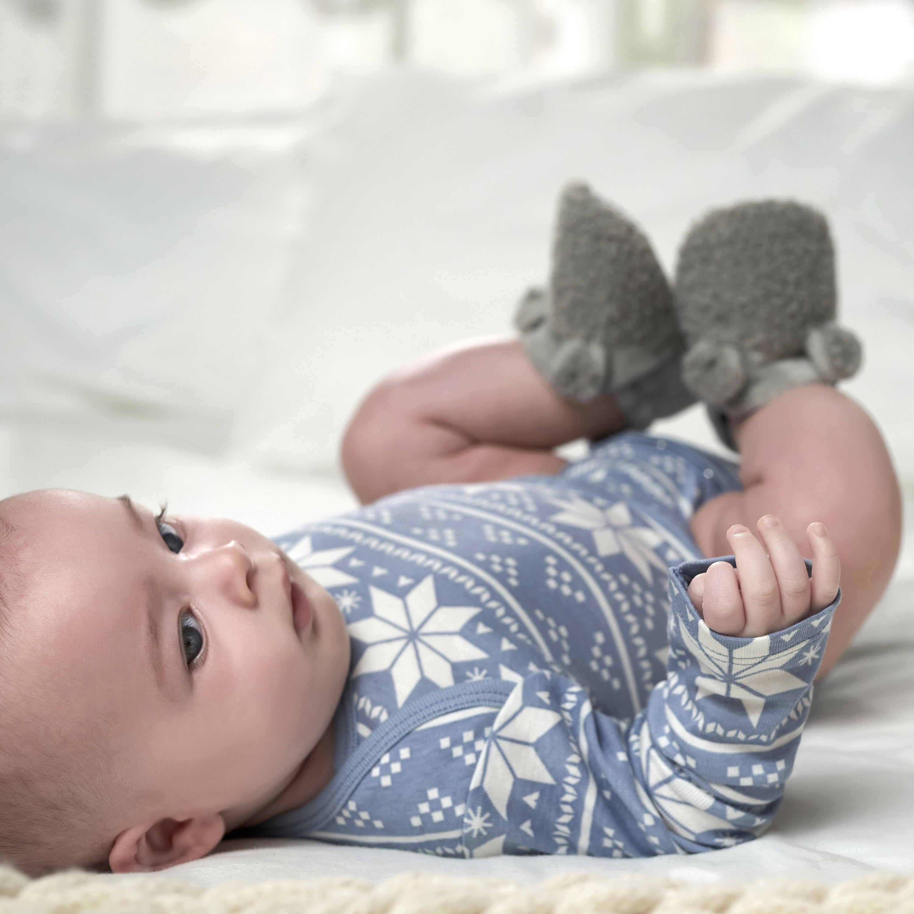 Gerber Baby Gender Neutral Long Sleeve Onesies Bodysuits, 6-Pack, Sizes Newborn - 12 Months