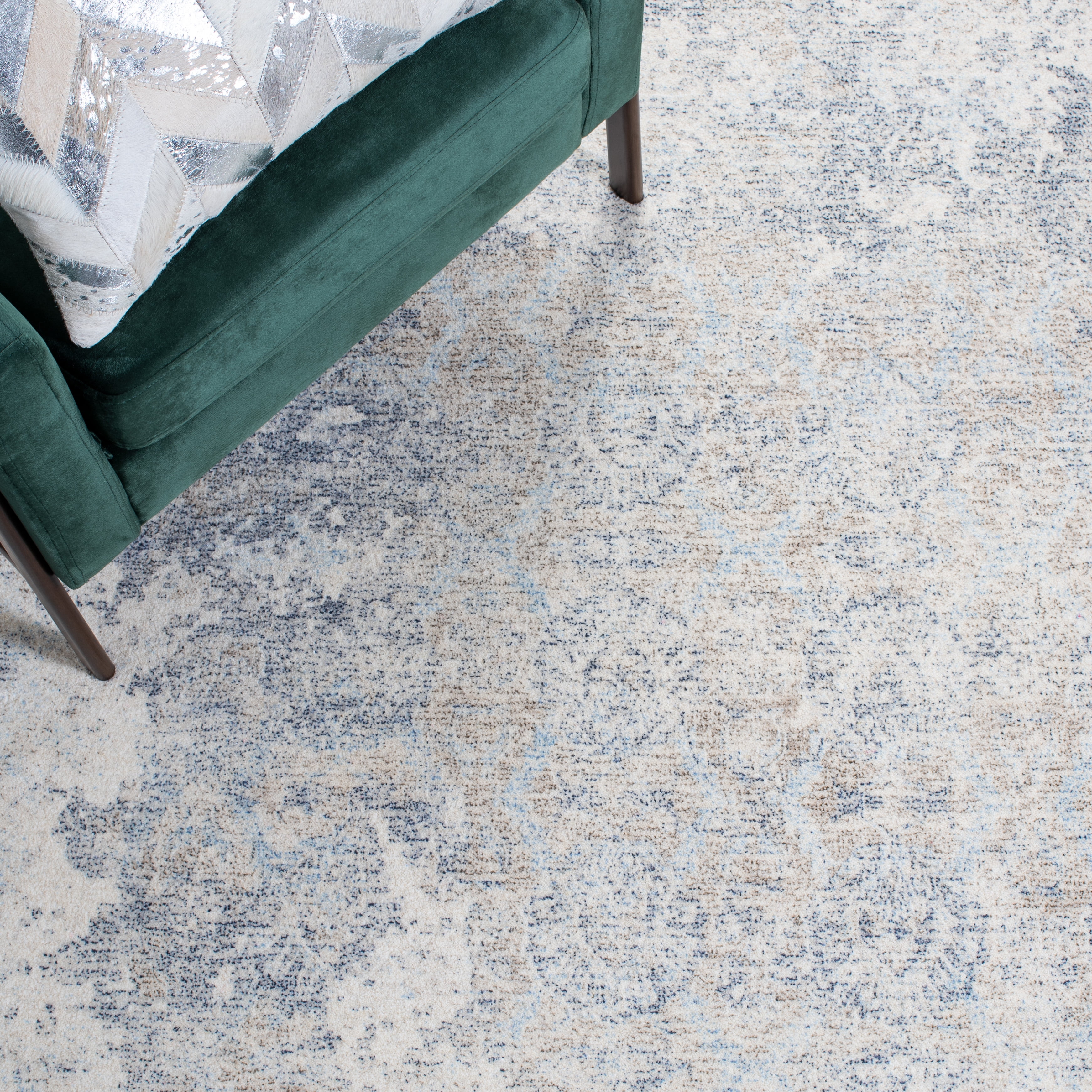 SAFAVIEH Restoration Vintage Lara Abstract Area Rug, Blue/Ivory, 5' x 8'