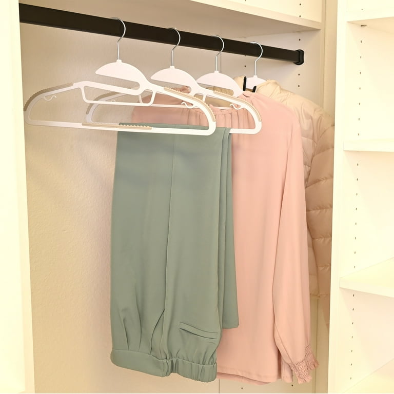 Mainstays Plastic Hangers 10 Pack, Slim Design for Closet