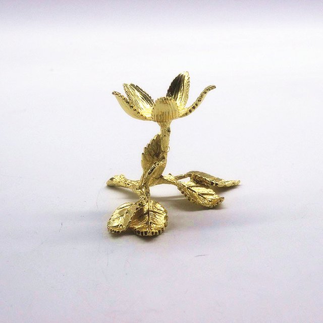 Estante de bola de cristal, trípode de metal, soporte para árbol, base de libélula con forma de triángulo de rosa bañada en oro