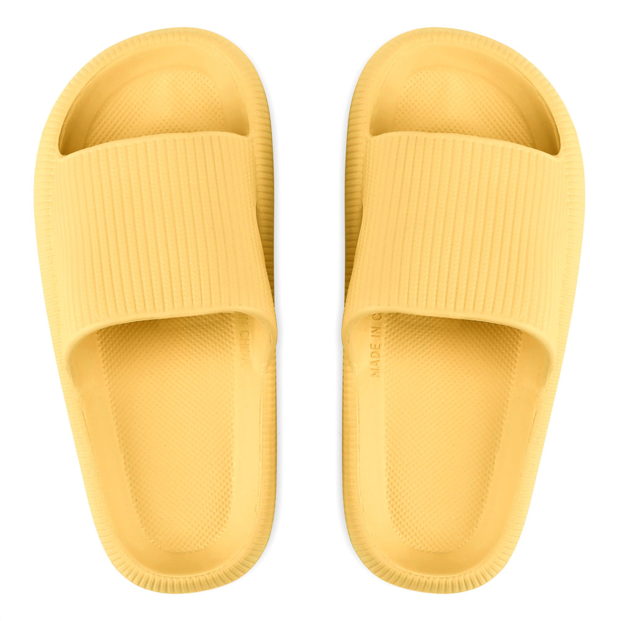 Red Wholesale Price Unisex Hawai Slippers at Best Price in Kanpur | M.I.  Enterprises