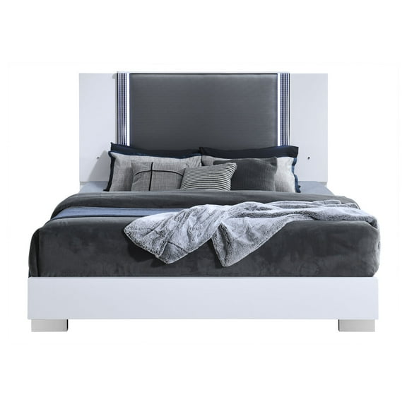 Global Furniture USA Ylime Smooth White Wooden King Bed With LED