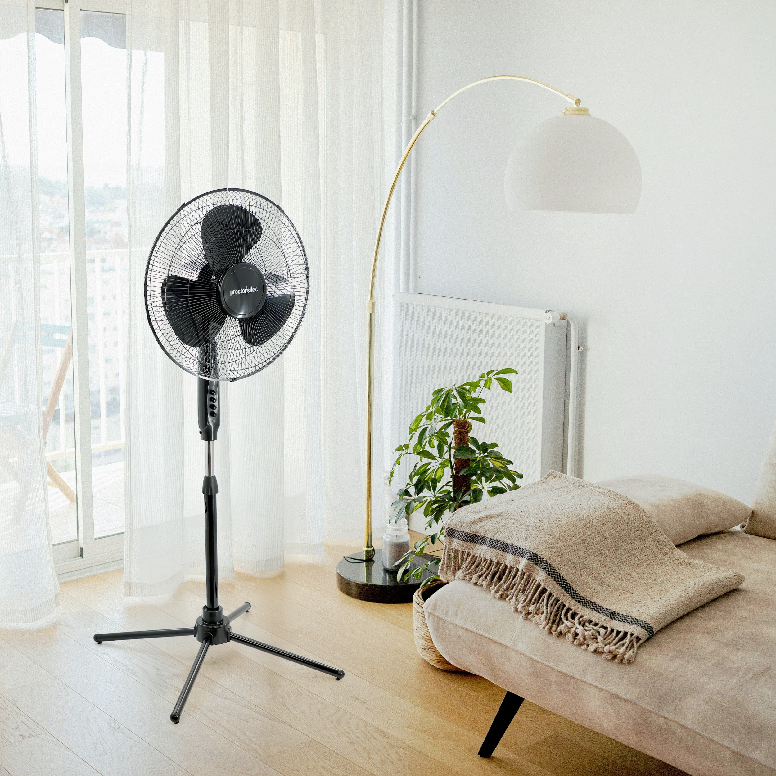Proctor Silex 16 Inch 50w Oscillating Standing Fan in Black