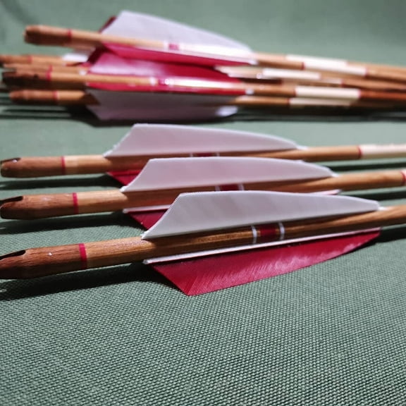 12 PCS Wooden Archery Arrows Personalized Archer Arrow For Recurve Bow Longbow Medieval Traditional Ottoman Hunting Shoot with Pink Turkey Feather