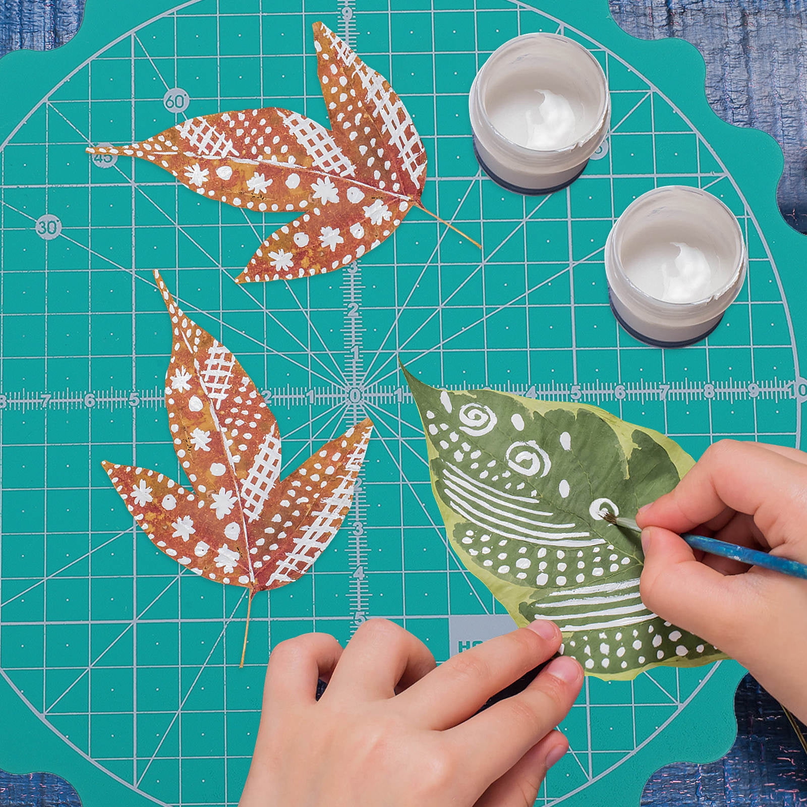 WORGEOUS 2 pcs Fabric Rotary Mat Quilt Fabric Doing Craft Sewing Projects Rotating Mat