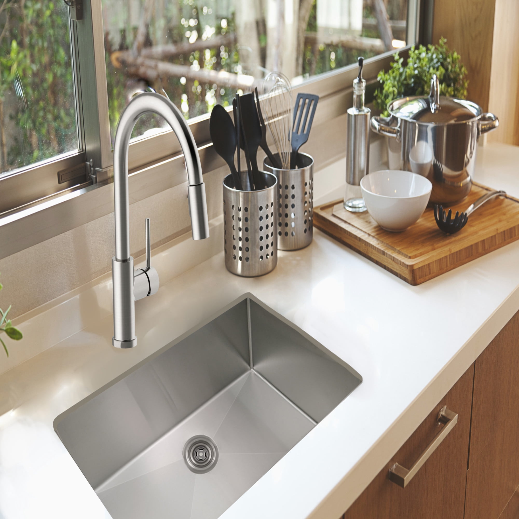 Handmade Stainless Steel Single Bowl Undermount Kitchen Sink, 32 x 18 x 10 in.